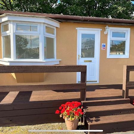 Semi-Detached Chalet - Uddingston, Glasgow Dış mekan fotoğraf